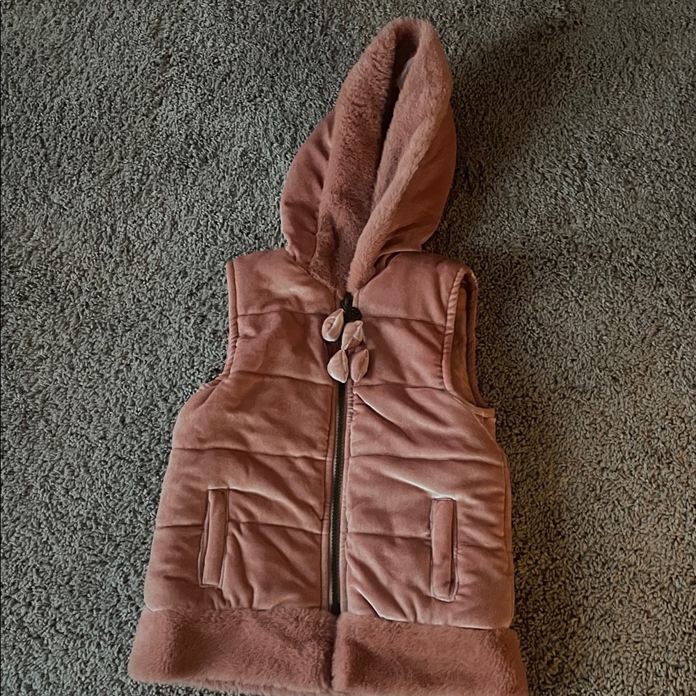 Nicole Miller Blush Pink Velvet Vest with faux fur trim